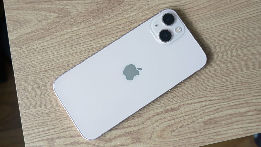 Đánh Giá iPhone 13: Thiết Kế Thời Thượng, Pin Trâu 6 Đánh Giá iPhone 13: Thiết Kế Thời Thượng, Pin Trâu