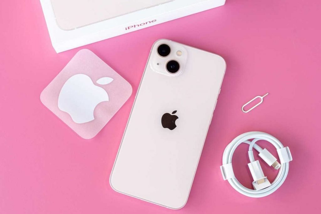 Đánh Giá iPhone 13: Thiết Kế Thời Thượng, Pin Trâu 7 Đánh Giá iPhone 13: Thiết Kế Thời Thượng, Pin Trâu