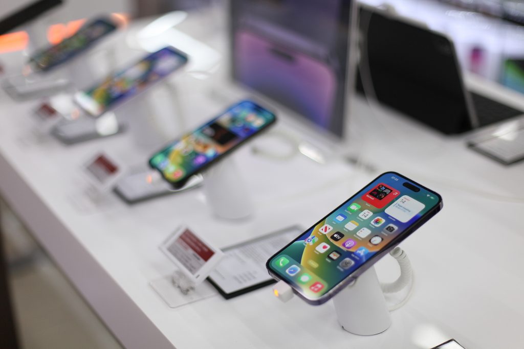 Mua iPhone Ở Đâu Uy Tín Tại TPHCM? Top 5 Cửa Hàng Bán iPhone Uy Tín