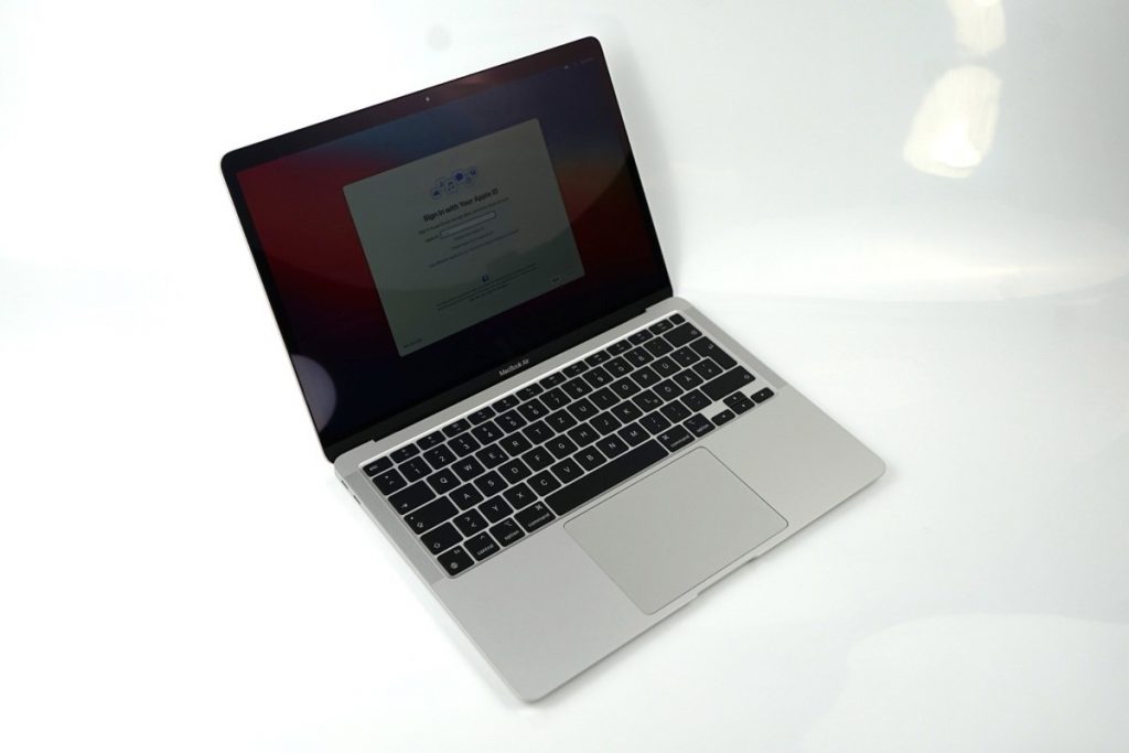 Đánh Giá MacBook Air M1: Sự Lựa Chọn Hoàn Hảo Cho Học Sinh, Sinh Viên