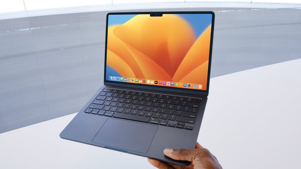 Đánh Giá MacBook Air M2: Thiết Kế Ấn Tượng, Con Chip Mới