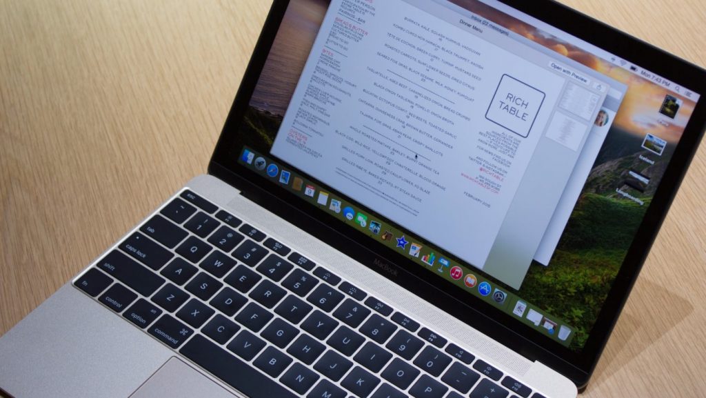 Đánh giá MacBook Pro M2: Thế Kế Nhỏ Gọn, Hiệu Năng Vượt Trội 7 Đánh giá MacBook Pro M2: Thế Kế Nhỏ Gọn, Hiệu Năng Vượt Trội