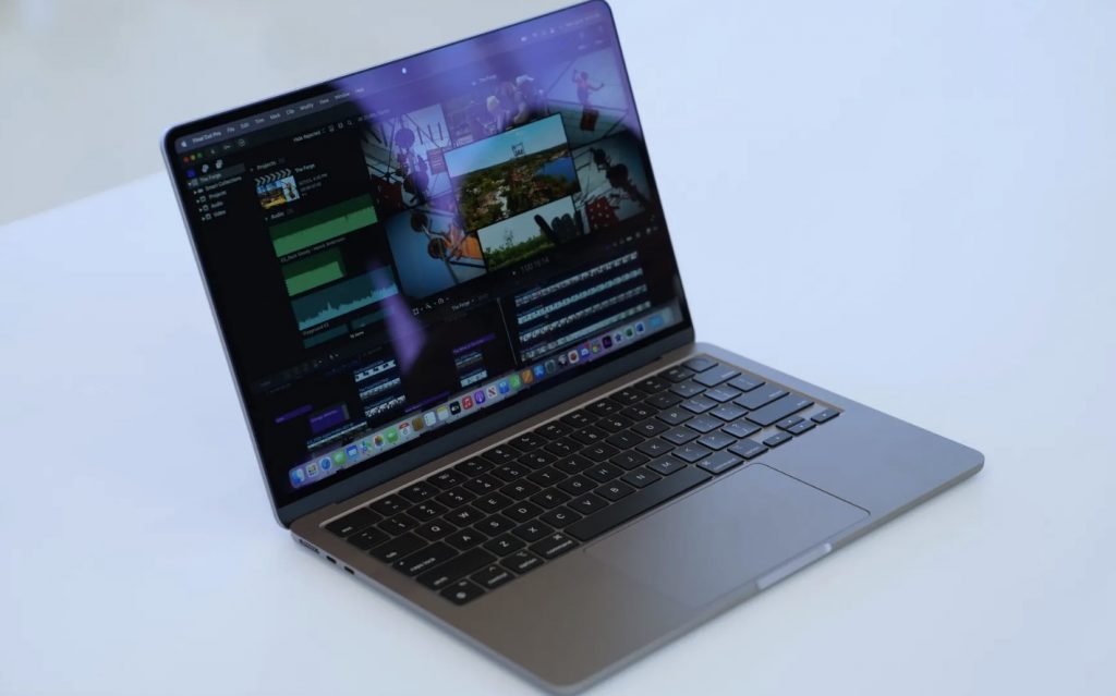 Đánh giá MacBook Pro M2: Thế Kế Nhỏ Gọn, Hiệu Năng Vượt Trội 8 Đánh giá MacBook Pro M2: Thế Kế Nhỏ Gọn, Hiệu Năng Vượt Trội
