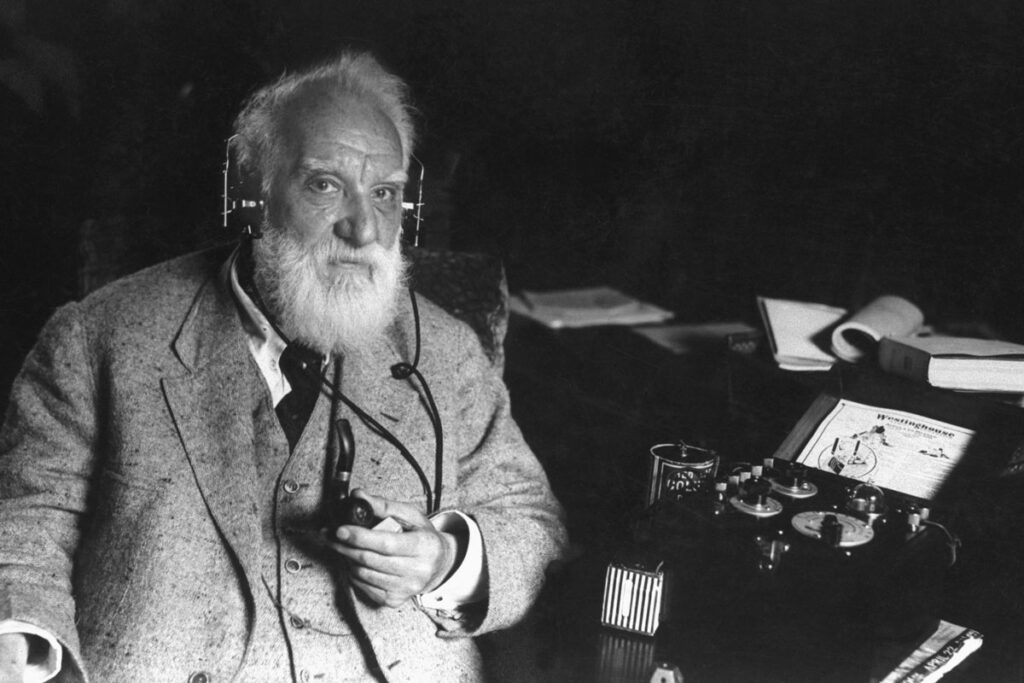 Alexander Graham Bell: Nhà Phát Minh Ra Điện Thoại
