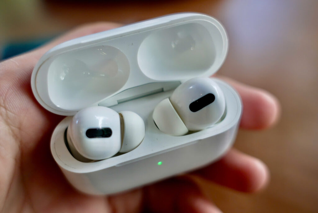 Tai nghe Bluetooth AirPods Pro 1 Magsafe Cũ 99% (Like New)