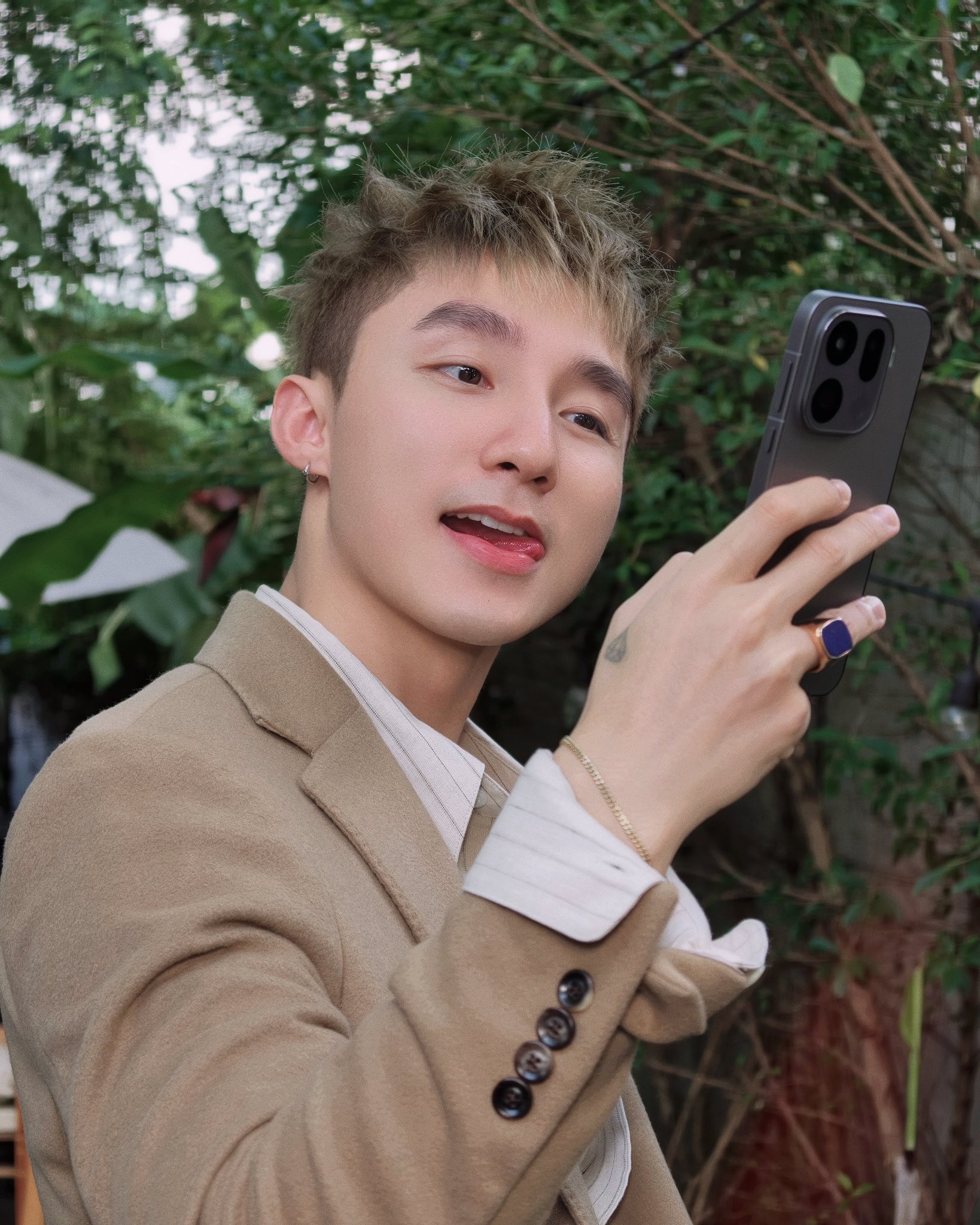 OPPO Find X9 Pro đã có người Việt cầm trên tay: Chi tiết Camera 200MP của Hasselblad 'Khủng' đến đâu?